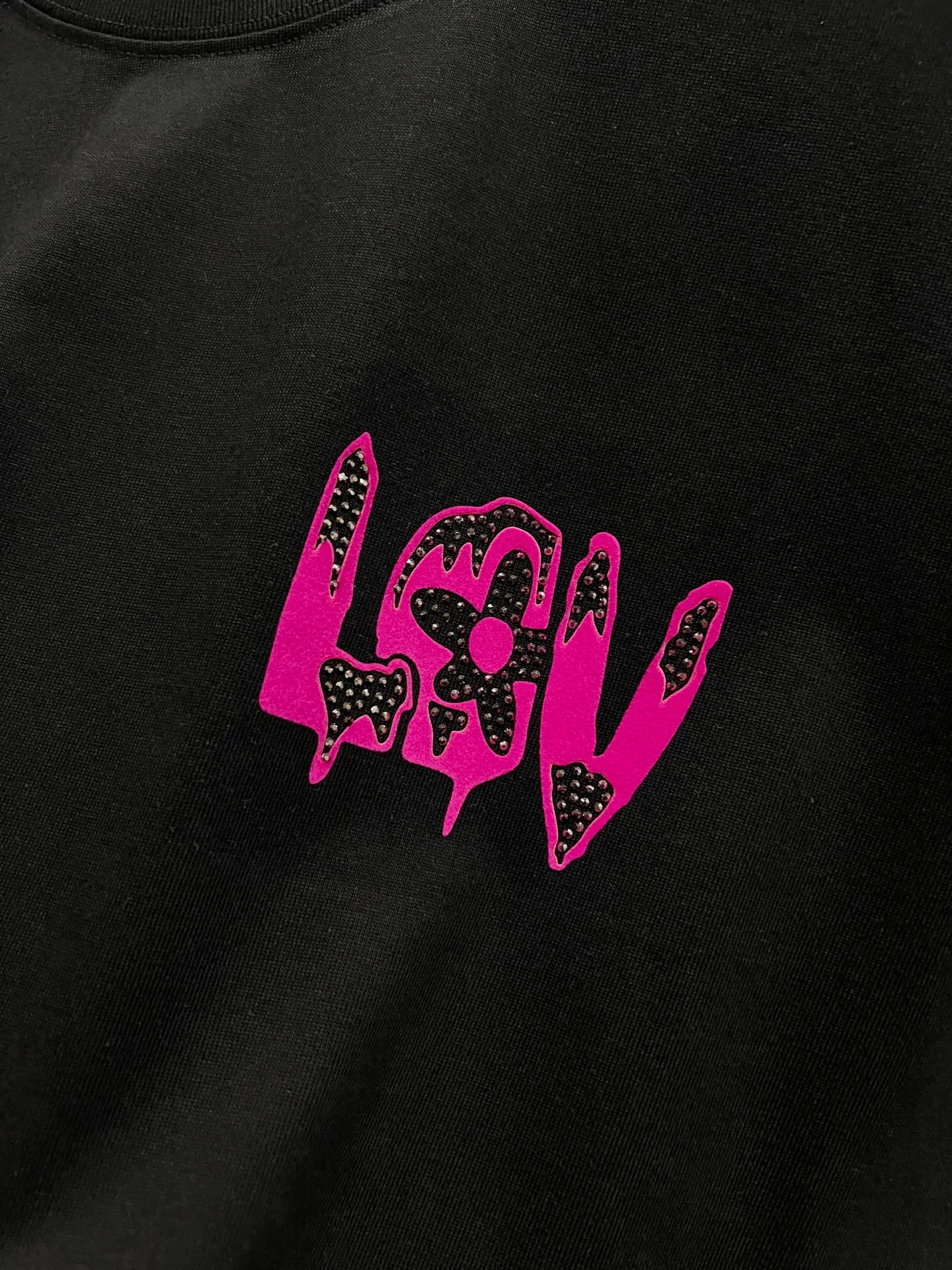 🅿️190 1v Louis* 2025 autumn and winter new style, classic letter three-dimensional foam printing + hot diamond process design, high-end version! Highly breathable and comfortable, customized double yarn plain cotton fabric. Short-sleeved T-shirt. Same style for men and women. Sizes S M L XL XXL Five sizes black white